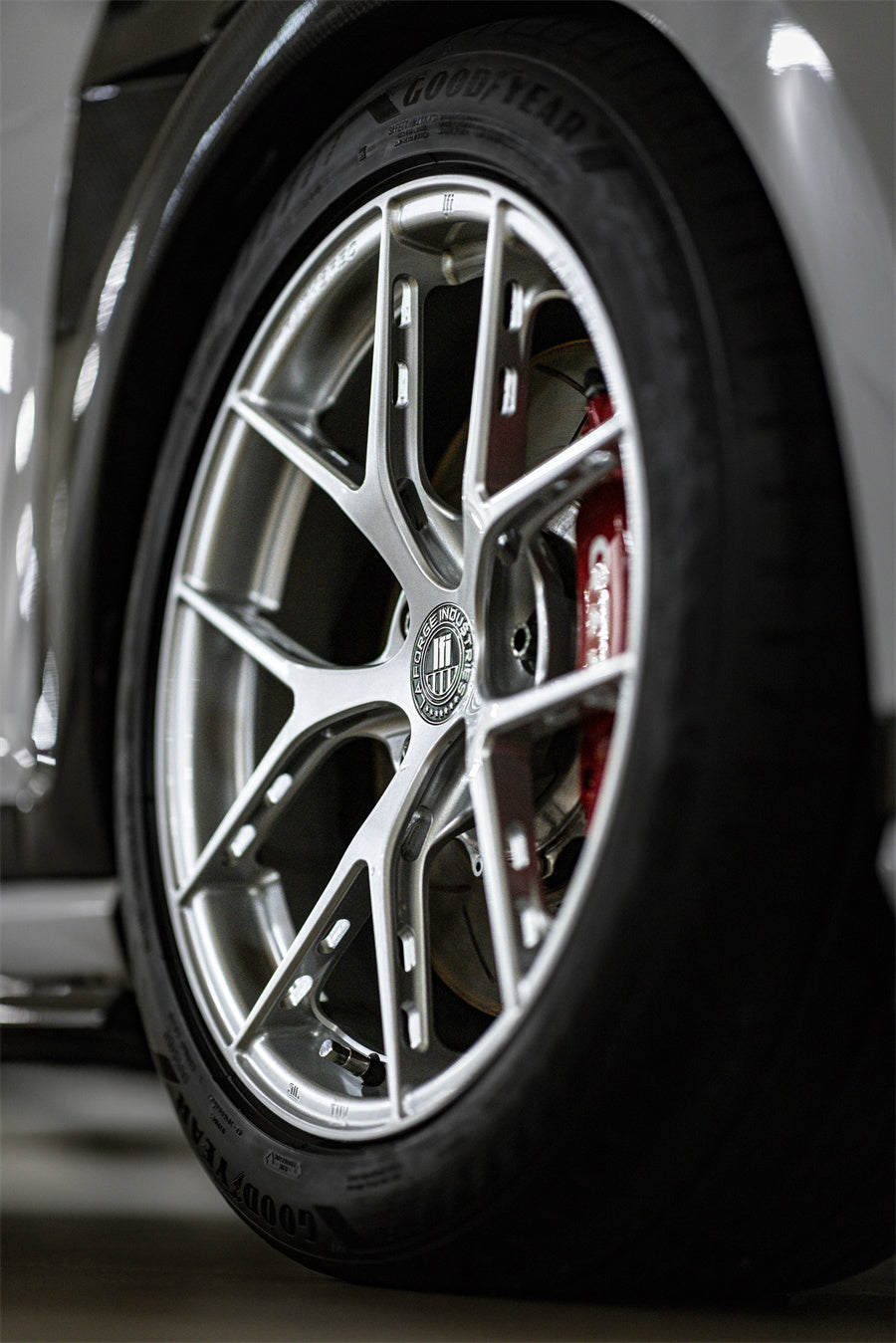 VW Golf 7 R fitted with LFI forged wheels as real fitment reference