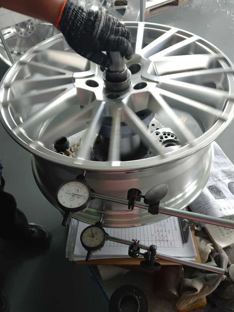 LFI forged wheel final packing and delivery preparation